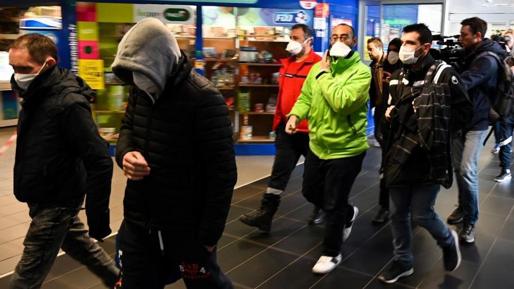 السلطات الفرنسية تسمح لجماهير يوفنتوس بدخول أراضيها.. رغم انتشار "كورونا" في إيطاليا!