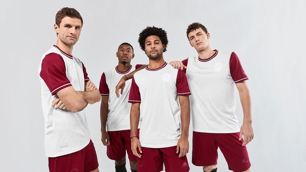 بالصور.. بايرن ميونيخ يحتفل بمرور 120 سنة على تأسيس النادي ويقرر خوض مباراة أوغسبورغ بـ"قميص استثنائي"