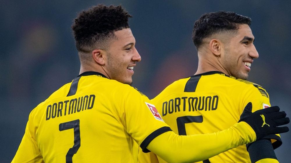 حساب دوري الأبطال على "تويتر" ينشر صورة للثنائي حكيمي-سانشو.. وبعض أنصار ريال مدريد يطالبون النجم المغربي بالعودة إلى مدريد!