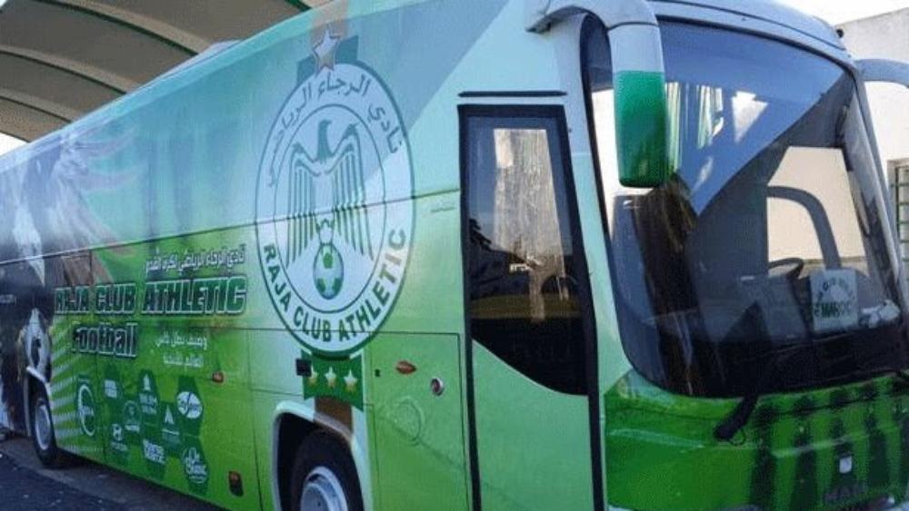 الرجاء يستأجر حافلة خاصة لتأمين تنقُّلِه بالكونغو تفادياً لأي "طارئ"