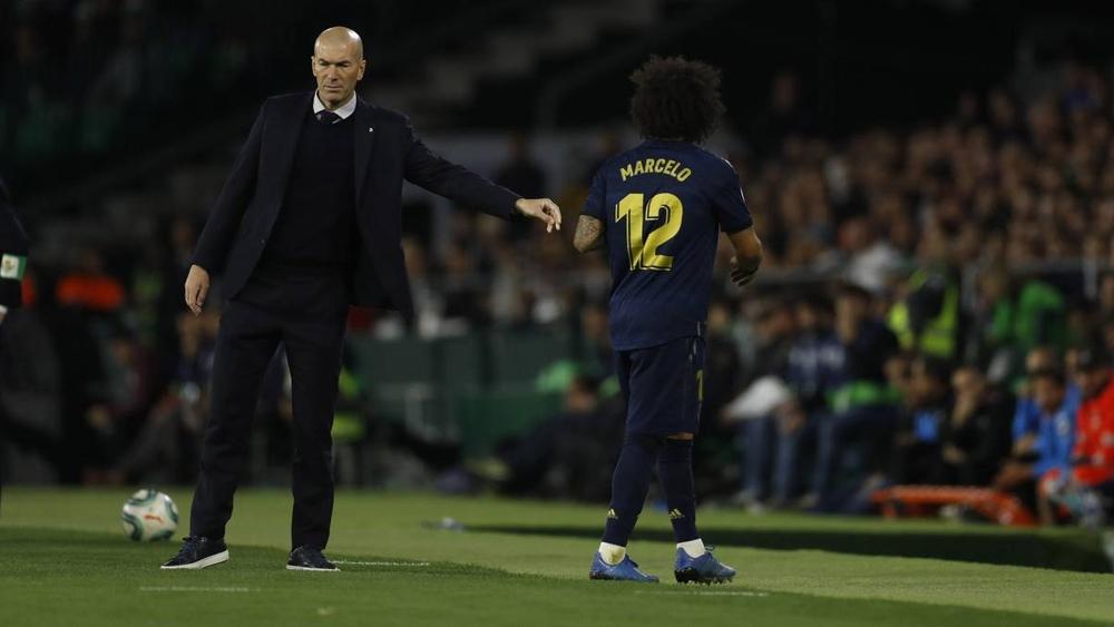 متاعب زيدان تتواصل.. مارسيلو يصاب أمام ريال بيتيس