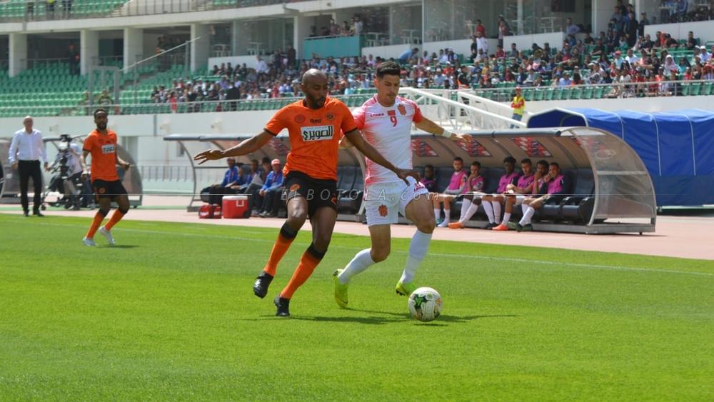 لاعبو نهضة بركان والحسنية يسيطرون على التشكيلة المثالية لـ"كأس الكاف"