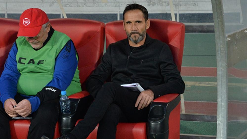 الإسماعيلي يتعثر محليًا قبل مواجهة الرجاء.. ومدربه يصرح: "لا أعرف الفريق الذي شاهدته اليوم"