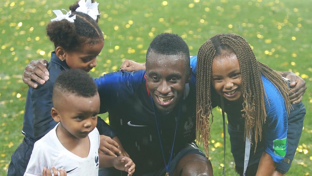 رغم إصابته بـ'كورونا'.. ماتويدي يطمئن الجميع: "أنا إيجابي.. لنتحد حتى نتمكن من احتضان أطفالنا ووالدينا قريبًا"