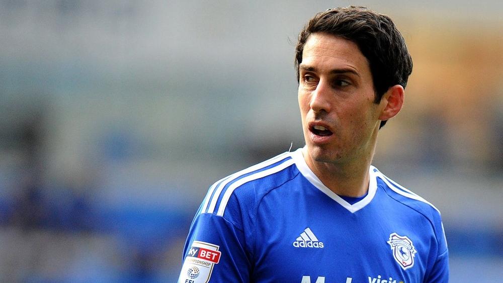 وفاة ويتنجهام لاعب أستون فيلا وكارديف سيتي السابق متأثرا بإصابته بجروح في الرأس