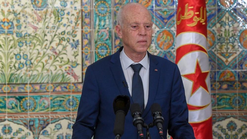 مستجدات فيروس "كورونا" | الرئيس التونسي: "تقرر فرض حجر صحي عام وغلق المناطق الصناعية الكبرى حيث يتواجد عدد مكثف من العاملين والموظفين"
