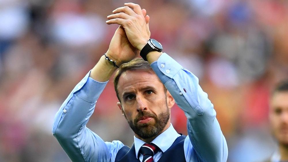 ساوثجيت يطالب بدعم الأبطال الحقيقيين في أزمة كورونا