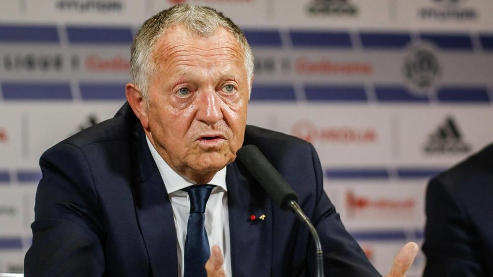 رئيس أولمبيك ليون: "يجب التحلي بالشجاعة وإلغاء دوري الأبطال والمباريات الدولية.. مع التركيز فقط على الدوريات"