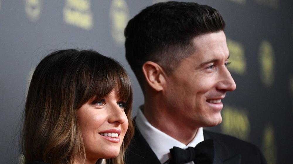 ليفاندوفسكي وزوجته يتبرعان بـ"مليون يورو" للتصدي لفيروس كورونا