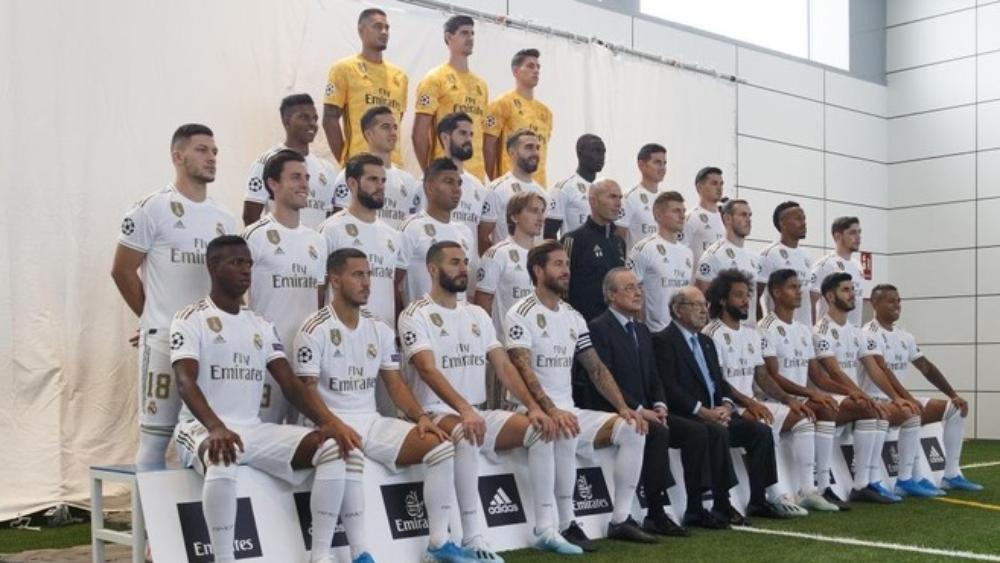 نجوم ريال مدريد يتبعون طريقة مبتكرة لتوزيع "تبرعات" محاربة فيروس "كورونا"