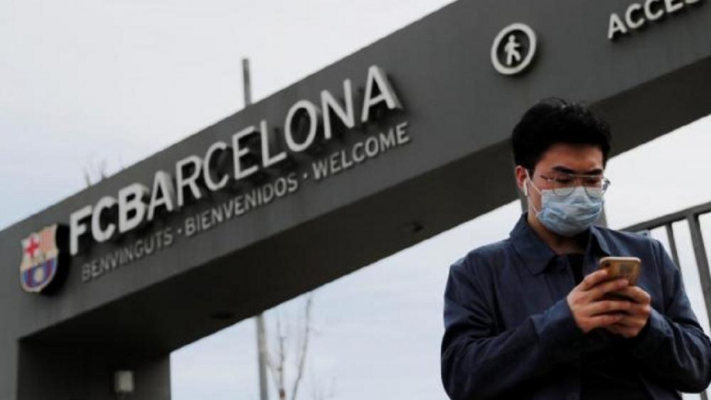 "فيروس كورونا" | برشلونة يقرر التبرع بـ30,000 كمامة