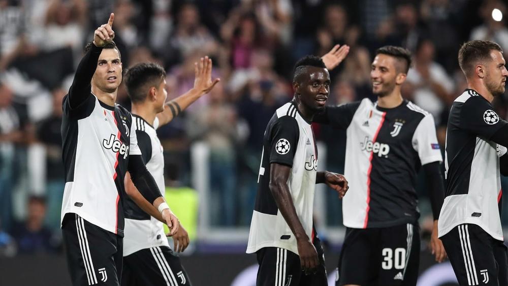 رئيس الاتحاد الإيطالي لكرة القدم يشيد بموقف يوفنتوس تجاه "أزمة كورونا"