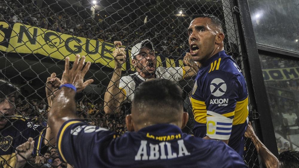 تيفيز يطالب النجوم بمساعدة الفقراء: "لا يجب الاكتفاء بالكلام من المنازل!"