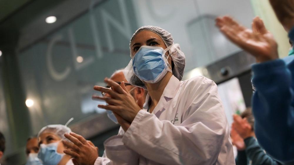 إسبانيا تُسجِّل637 حالة وفاة في آخر 24 ساعة.. الرقم الأدنى لها منذ 24 مارس