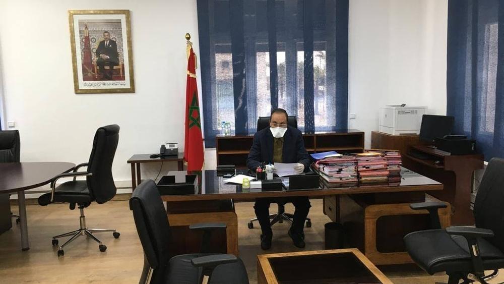 الوزير اعمارة يُباشر عمله من مكتبه بعد تعافيه من وباء "كورونا"