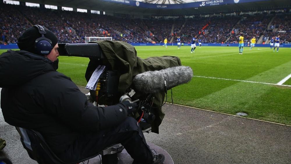 رابطة الدوري الإنجليزي تمنع "سكاي" و"بي تي" من الاستفسار عن موعد استئناف الـ"بريمير ليغ"