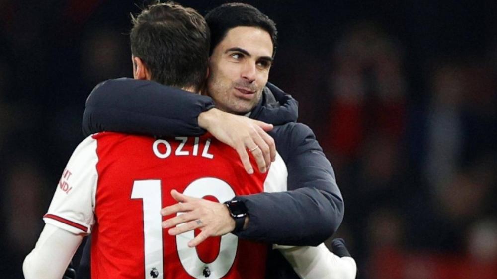 آرتيتا يكشف عن تواصل نجوم آرسنال مع طبيب نفسي بسبب "كورونا"