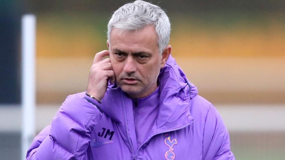 مورينيو يتحول إلى مزارع في زمن "كورونا" ويتطوع لتوزيع الطعام على المحتاجين