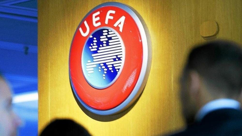 الاتحاد الأوروبي يحدد تاريخًا نهائيًا لحسم مصير الدوريات الوطنية