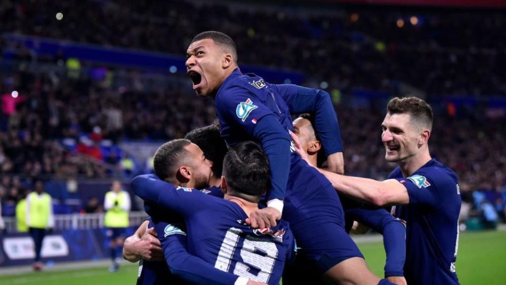 "ليكيب": باريس سان جرمان يتوج بطلا للدوري الفرنسي رغم "إلغاء الموسم"..!