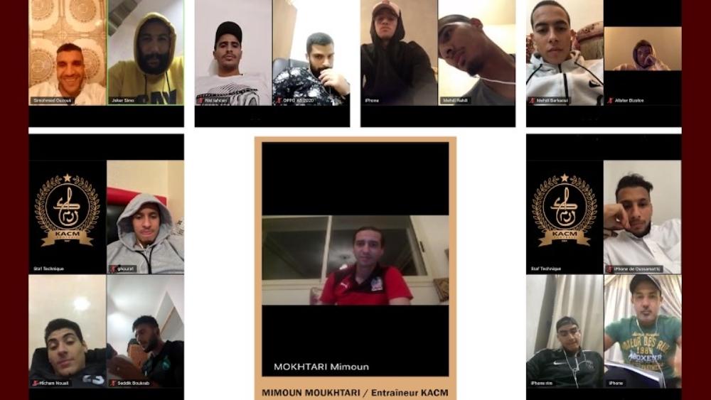 الطاقم التقني للكوكب المراكشي يجتمع بلاعبي الفريق الأول "عن بعد" لتقييم حصيلة التداريب المنزلية‎