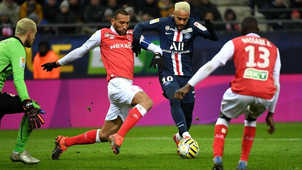 مجلة "فرانس فوتبول" تكشف عن قائمة أفضل 20 لاعبا في "الدوري الفرنسي" .. و يونس عبد الحميد يحتل "المرتبة 12"