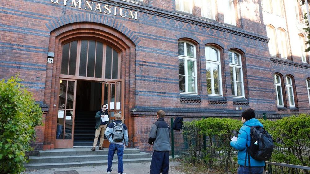 ألمانيا تعيد فتح المدارس انطلاقاً من اليوم الإثنين في إطار تخفيف قيود "العزل"