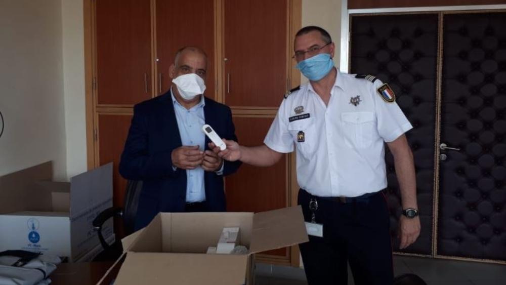 فرنسا تتبرع على المغرب بـ"55 مقياسا للحرارة" .. و"سخرية مغربية" في مواقع التواصل الإجتماعي..!