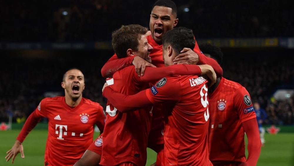 بعد عودة البوندسليغا .. الاحتفال بالأهداف "مُراقب" والمدرب سيعطي التعليمات ثم يرتدي الكمامة