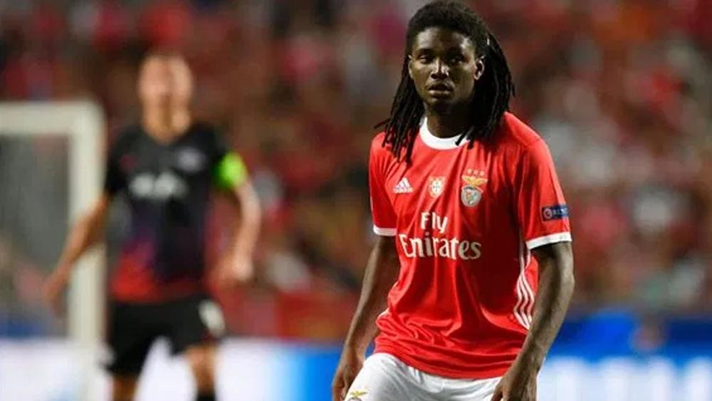 بنفيكا يُعلن إصابة لاعبه دافيد تافاريس بفيروس "كورونا"