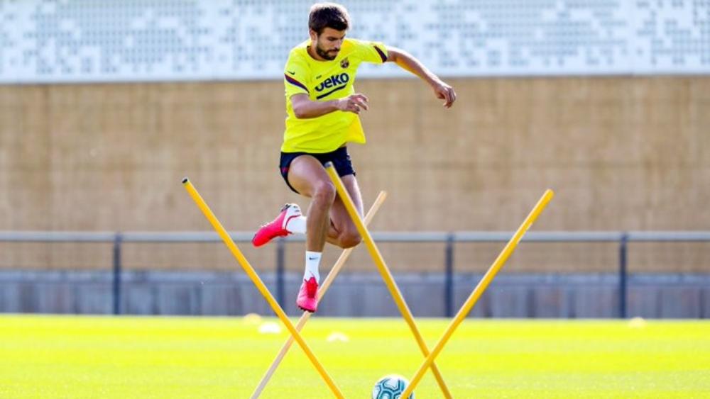 بيكيه: "عدت للتدريبات بعد التوقف كما السلحفاة"