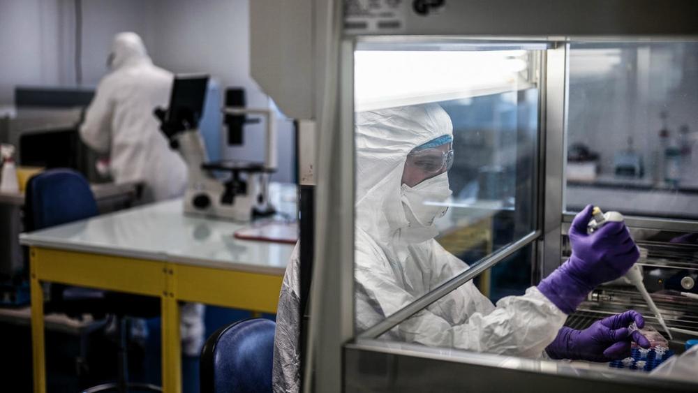 التحاليل المخبرية للكشف عن "فيروس كورونا" أصبحت متاحة في بني ملال بقدرة تشخيصية تصل إلى "600 اختبار يوميا"