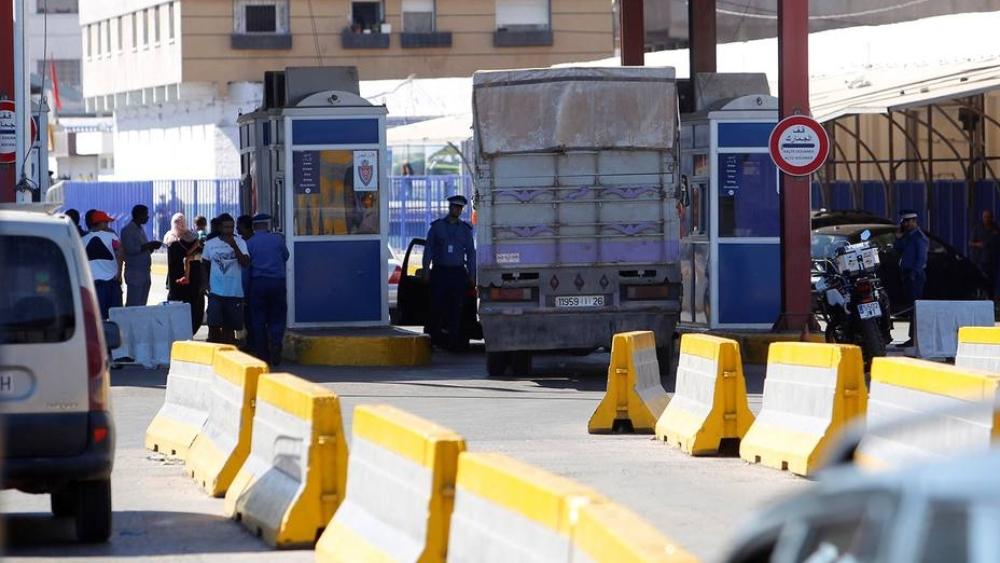 المغرب يبدأ عملية إجلاء العالقين في سبتة ومليلية