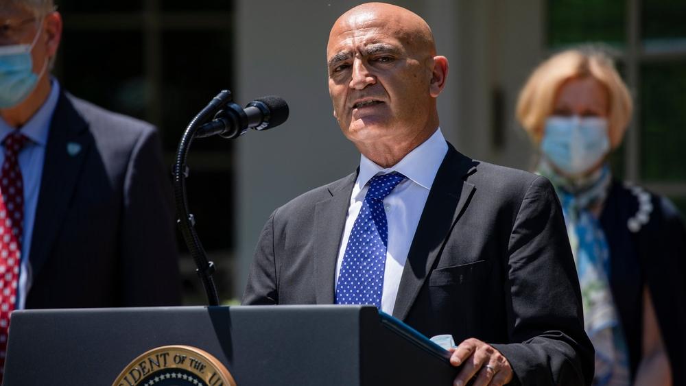 الدكتور السلاوي يواجه حملةً  من سيناتور أمريكية تُحذِّر من سقوطه في “تضارب المصالح”