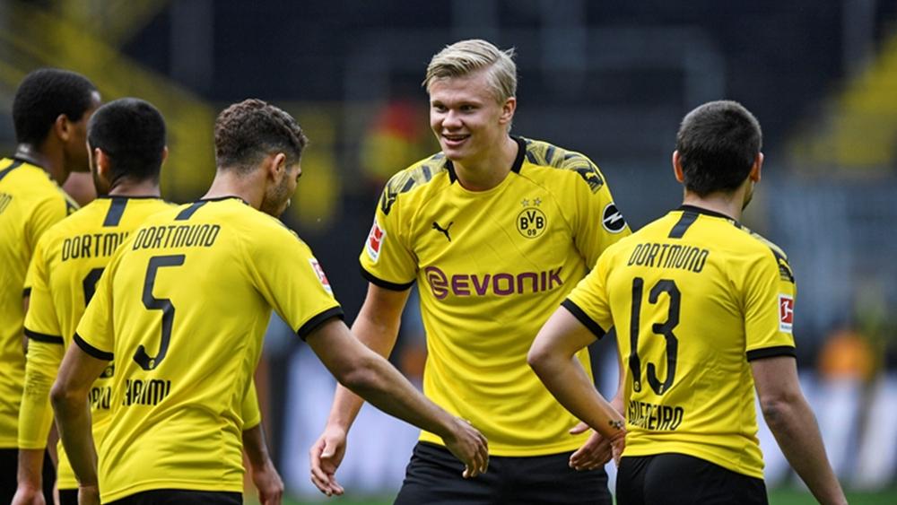 هالاند: "مستواي تأثر خلال فترة التوقف ولست متفاجئا من تسجيلي هدفا أمام شالكه"