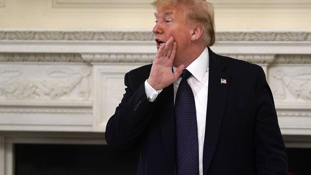 ترامب: "أتناول عقار هيدروكسي كلوروكين منذ 10 أيام.. ويجب السماح للناس بالحصول عليه لمنع إصابتهم بكورونا!"