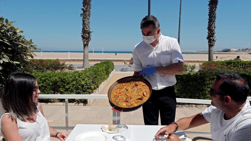 إسبانيا تعلن رغبتها في استقبال السياح الأجانب قبل نهاية يونيو بشعار: "أكثر دولة جذابة من الناحية الصحية"