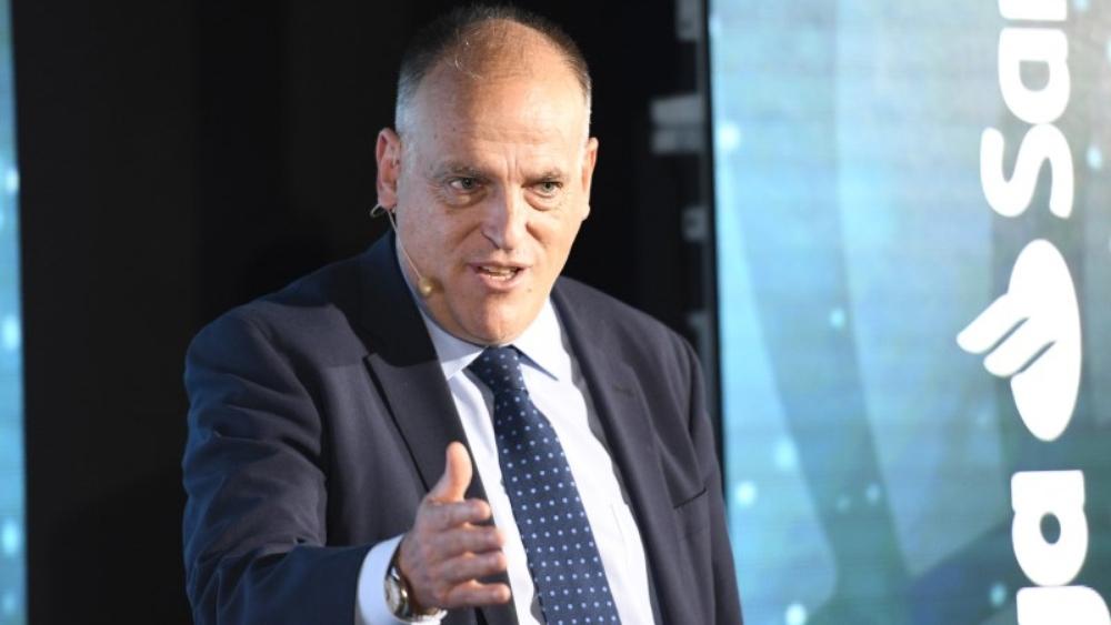 أندية الليغا تبدأ التدريبات في مجموعات تضم 10 لاعبين