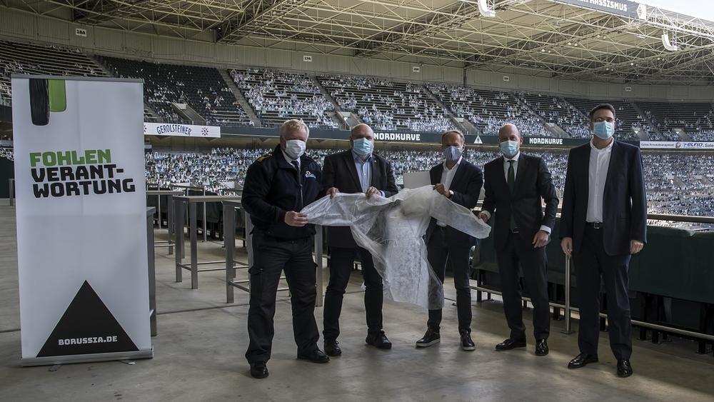 بوروسيا مونشنجلادباخ يتبرع بـ40 ألف معطف طبي