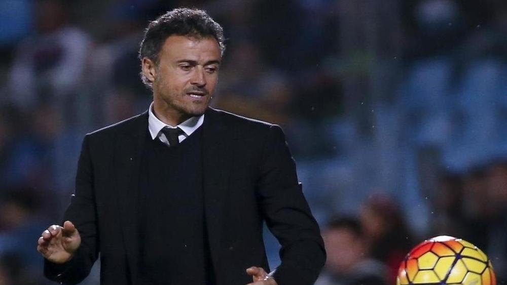 إنريكي: "لعب مباريات بدون جماهير أكثر حزنا من الرقص مع شقيقتك"