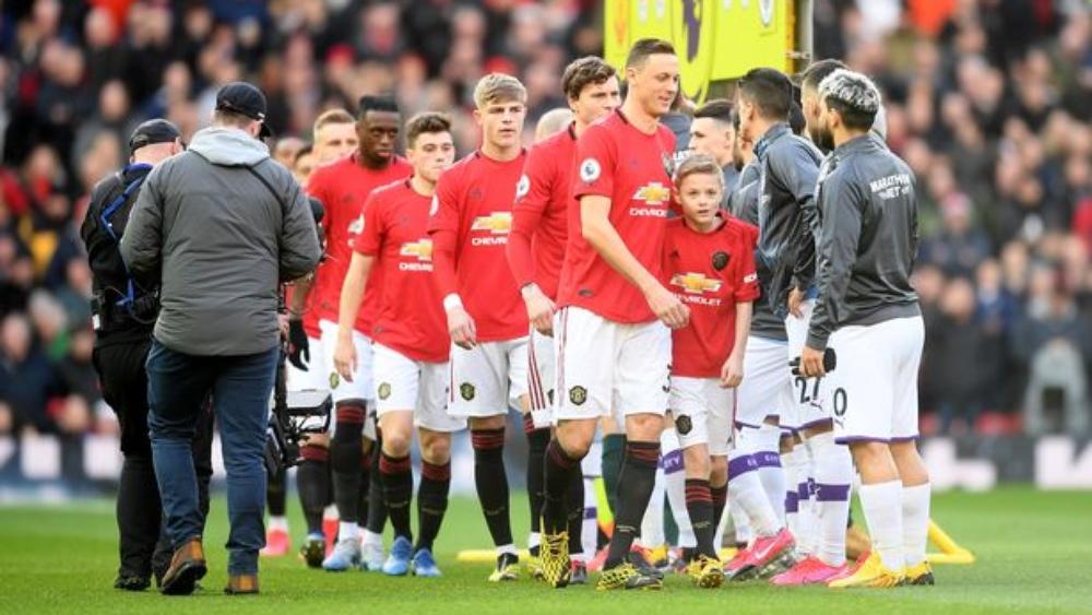 "فيروس كورونا" يكبد مانشستر يونايتد خسائر فادحة..!