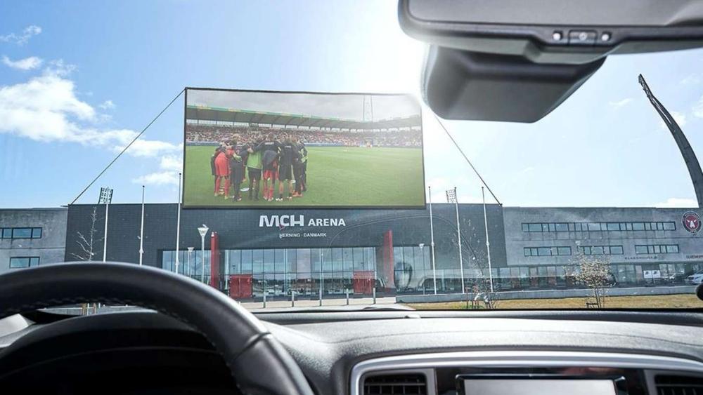 "سينما السيارات" تعيد الجماهير لمتابعة مباريات الدوري الدنماركي