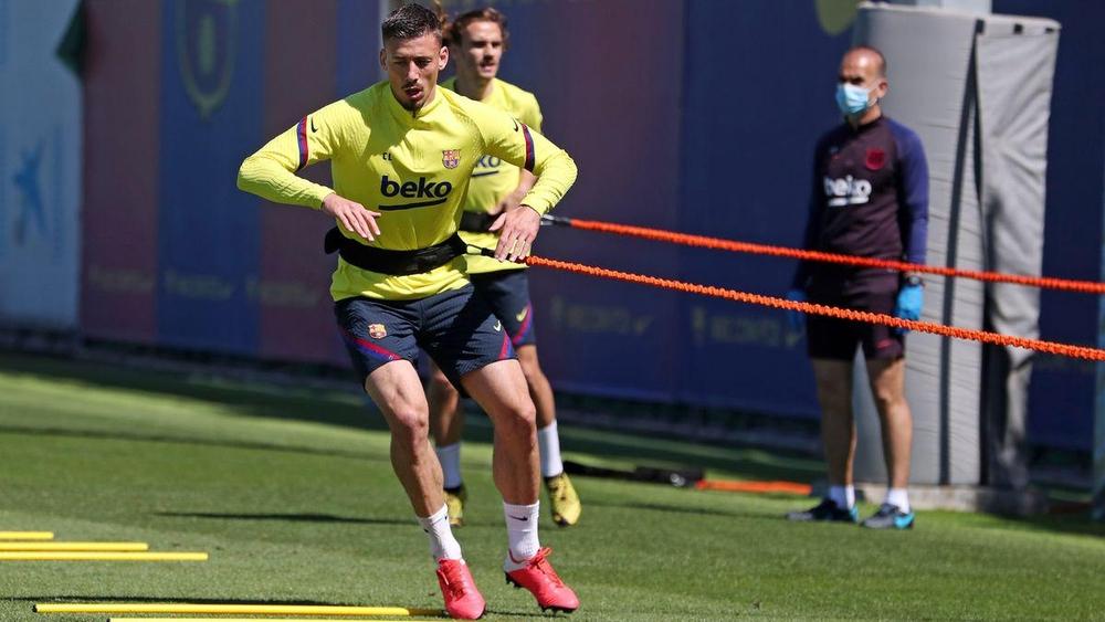 لونغلي: "لا نعلم المستقبل لكنني أريد البقاء في برشلونة"