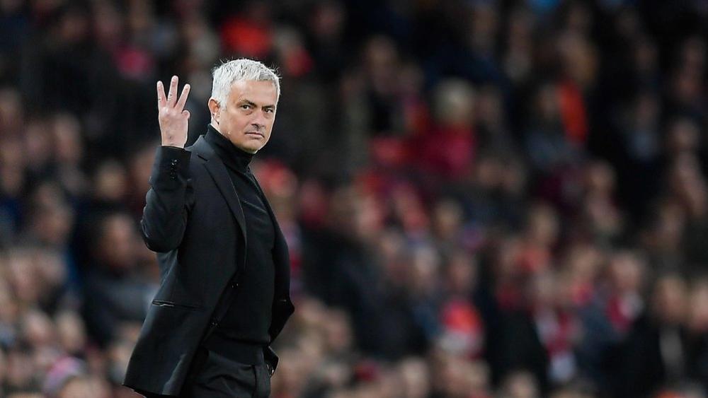 مورينيو يكشف كواليس التوقيع مع ريال مدريد ويؤكد: "لا يمكن أن تقول لا 3 مرات لنادٍ مثل ريال مدريد"