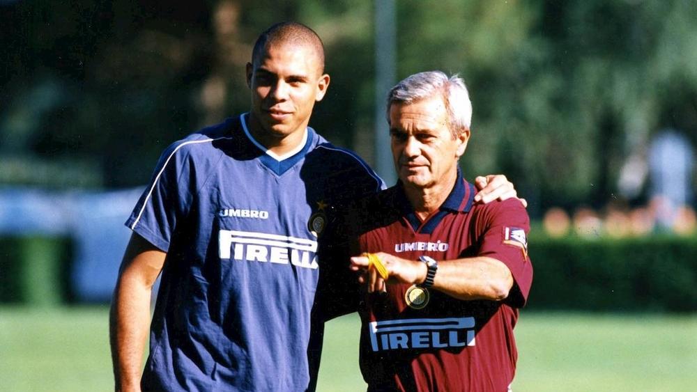 وفاة مدرب الإنتر السابق السابق بعد معاناة مع المرض إثر تعرضه لجلطة دماغية العام الماضي