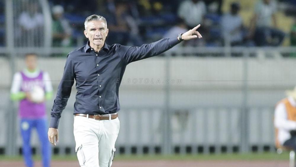 كارتيرون يطالب لاعبي الزمالك بالحفاظ على لياقتهم البدنية تحسبا لمواجهة الرجاء في دوري الأبطال