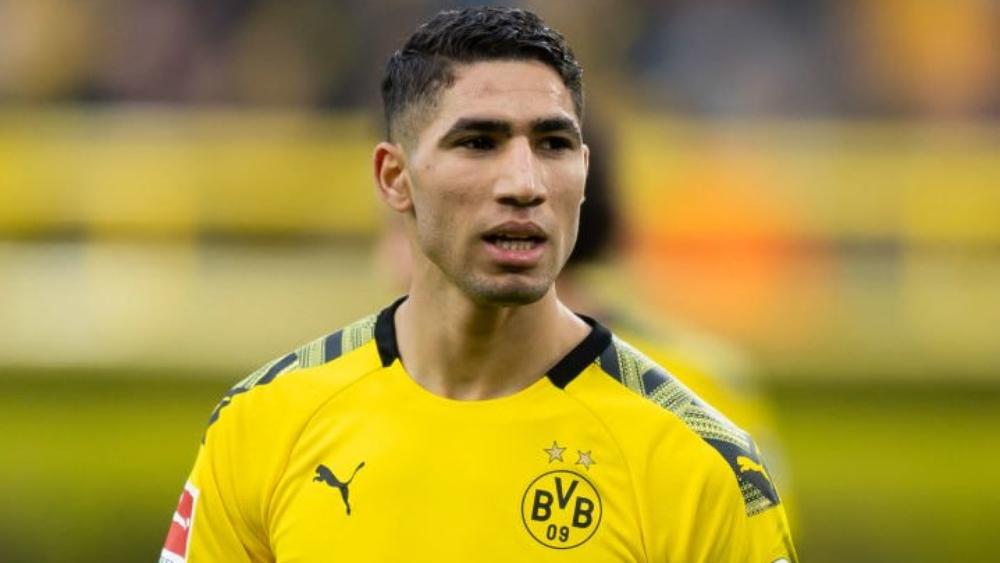 دورتموند يحتفل برقم حكيمي "الخاص" ضد بادربورن