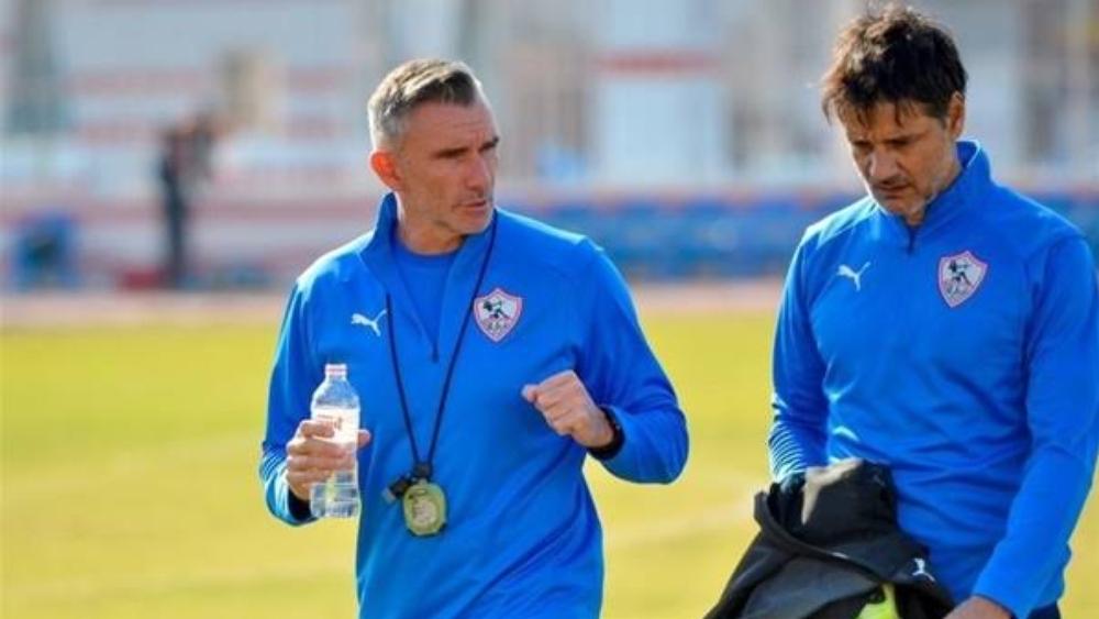 الفرنسي كارتيرون يعد "تقريرا مفصلا" عن الرجاء استعدادا لنصف نهائي دوري أبطال إفريقيا