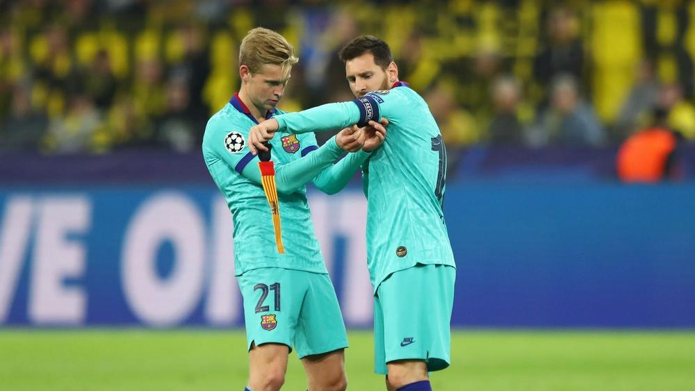 دي يونغ: "إذا أعطاك ميسي النصيحة عليك تقبلها لأنه أفضل لاعب في العالم"