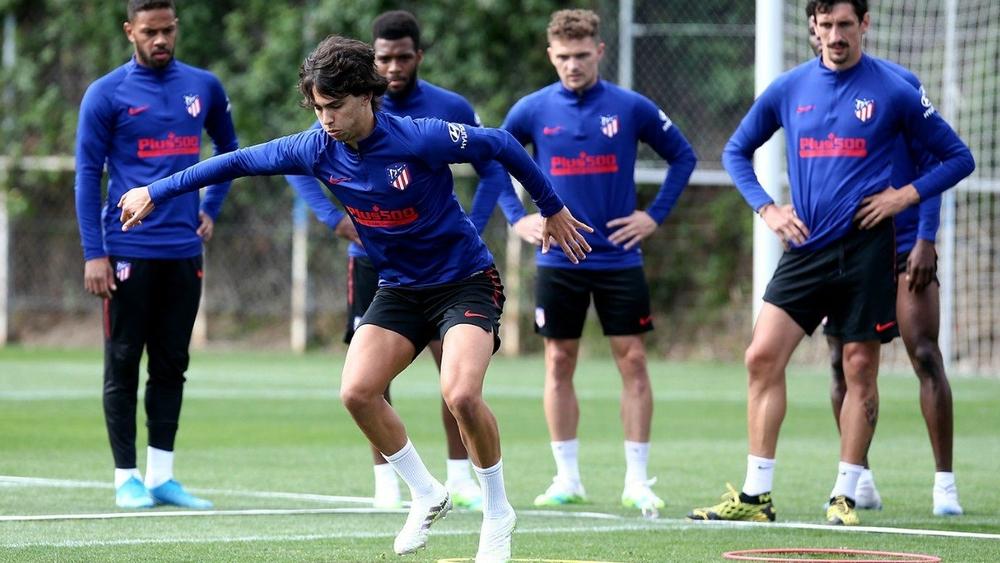 جواو فيليكس يتماثل للشفاء وينضم لتداريب أ.مدريد الجماعية